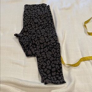 Glyder leggings in animal round, size large